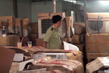 Phát hiện kho đồ điện lạnh cũ nhập lậu