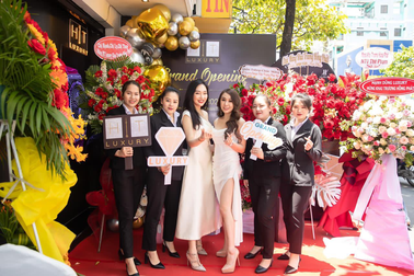 HT Luxury - cửa hàng kinh doanh đồng hồ