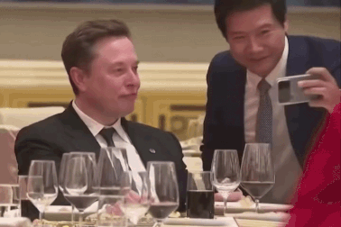 Điều thú vị về người đàn ông quyền lực chụp ảnh cùng Elon Musk ở Trung Quốc
