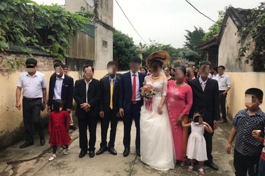 Tổ chức đám cưới ngay sau "lệnh" cách ly xã hội