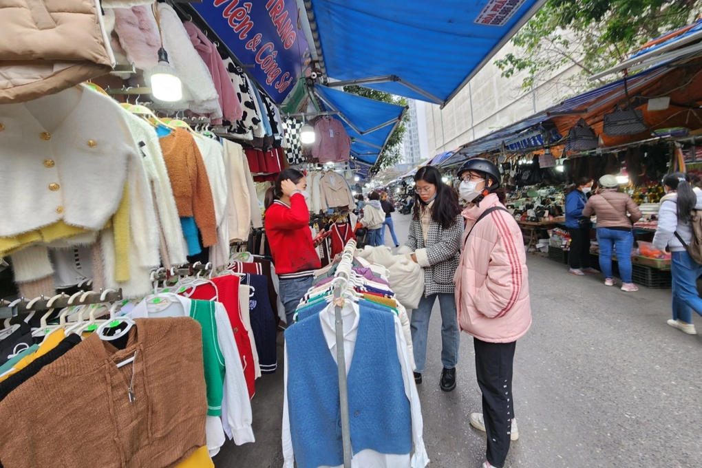 Trải nghiệm ác mộng đi chợ ở Hà Nội: Bị hành hung, đốt vía, quay xe - 4 Trải nghiệm ác mộng đi chợ ở Hà Nội: Bị hành hung, đốt vía, quay xe - 4