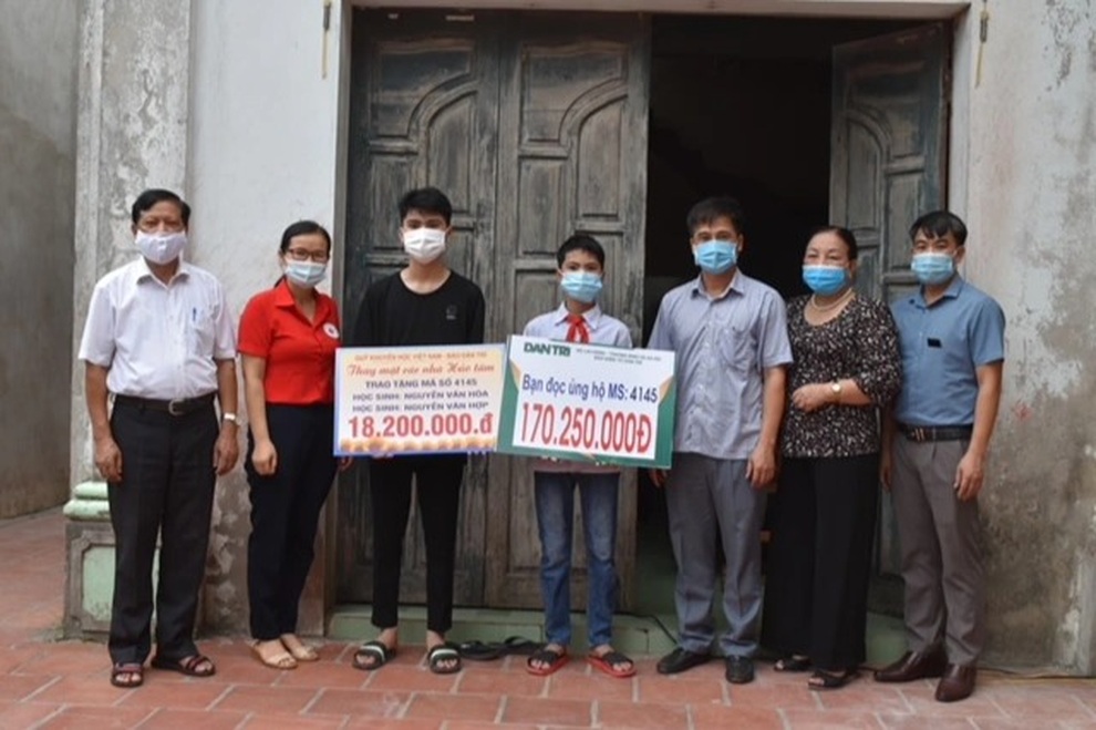 Bạn đọc Dân trí giúp đỡ người mẹ liệt giường, 2 con trai nguy cơ nghỉ học - 1 Bạn đọc Dân trí giúp đỡ người mẹ liệt giường, 2 con trai nguy cơ nghỉ học - 1