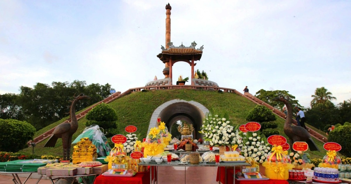 Xúc động lễ giỗ chung hàng nghìn liệt sỹ ở Thành cổ Quảng Trị