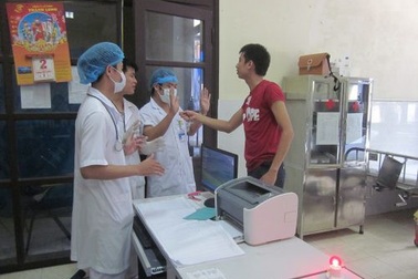 2 bác sĩ bị người nhà sản phụ hành hung, đánh vỡ đầu