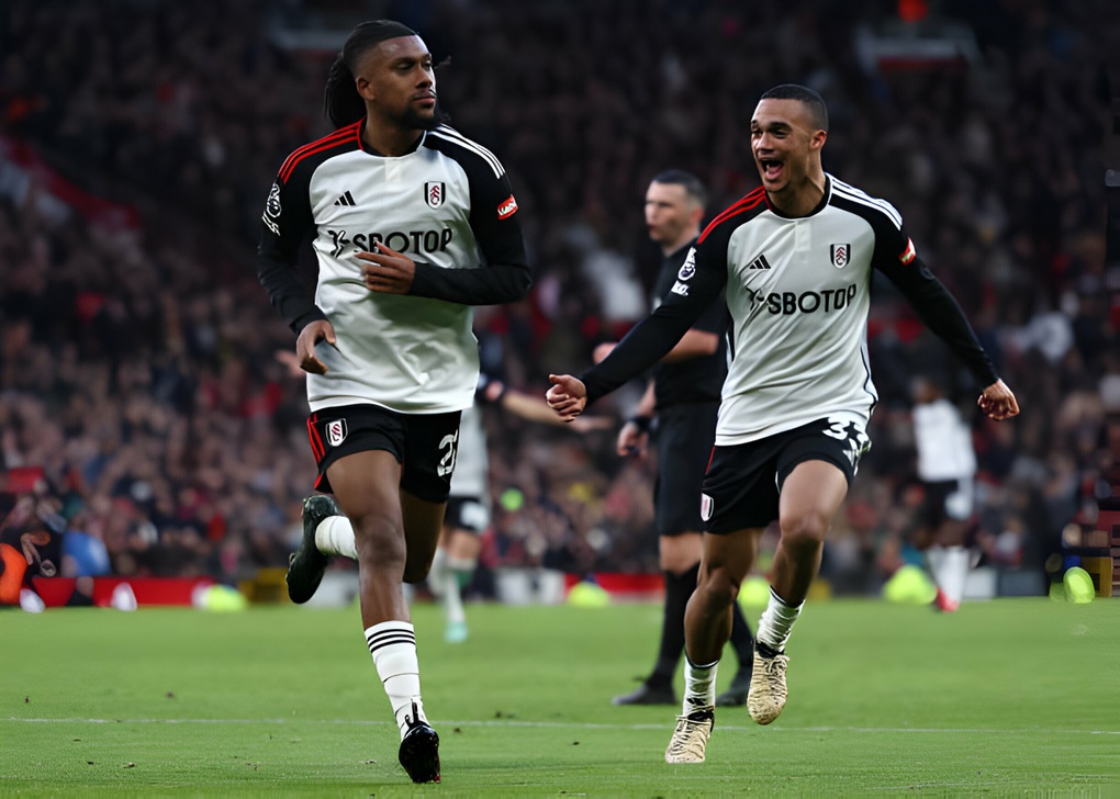 Công kém, thủ tồi khiến Man Utd ôm hận trước Fulham - 1