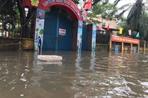 Nghệ An: Nhiều trường cho học sinh nghỉ học vì mưa lớn