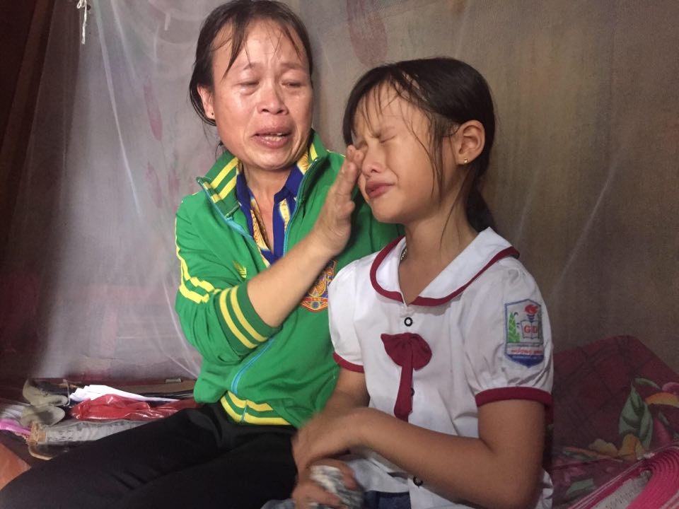 Bé gái nghẹn ngào vì ung thư đang mang tình yêu duy nhất của em đi xa... - 6 Bé gái nghẹn ngào vì ung thư đang mang tình yêu duy nhất của em đi xa... - 6