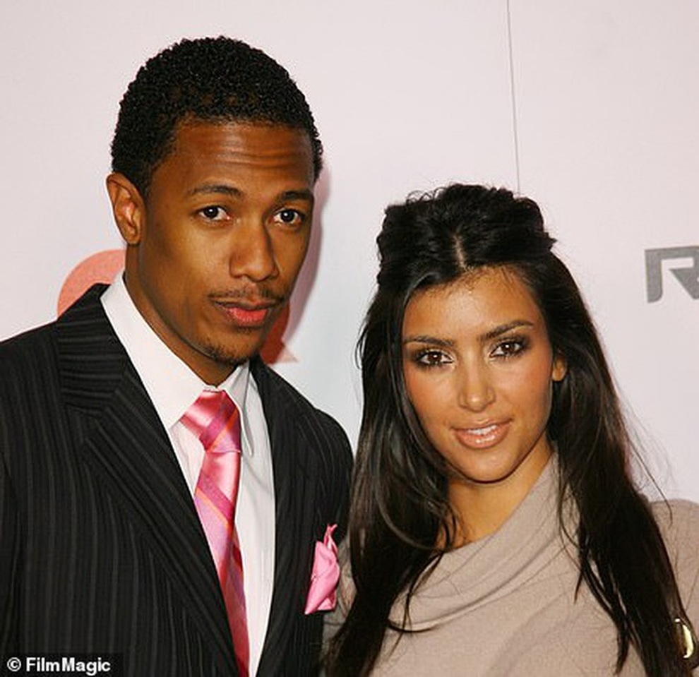 Kim Kardashian: Người đã có những thứ lớn lao, giờ đi tìm những điều nhỏ bé - 8 Kim Kardashian: Người đã có những thứ lớn lao, giờ đi tìm những điều nhỏ bé - 8