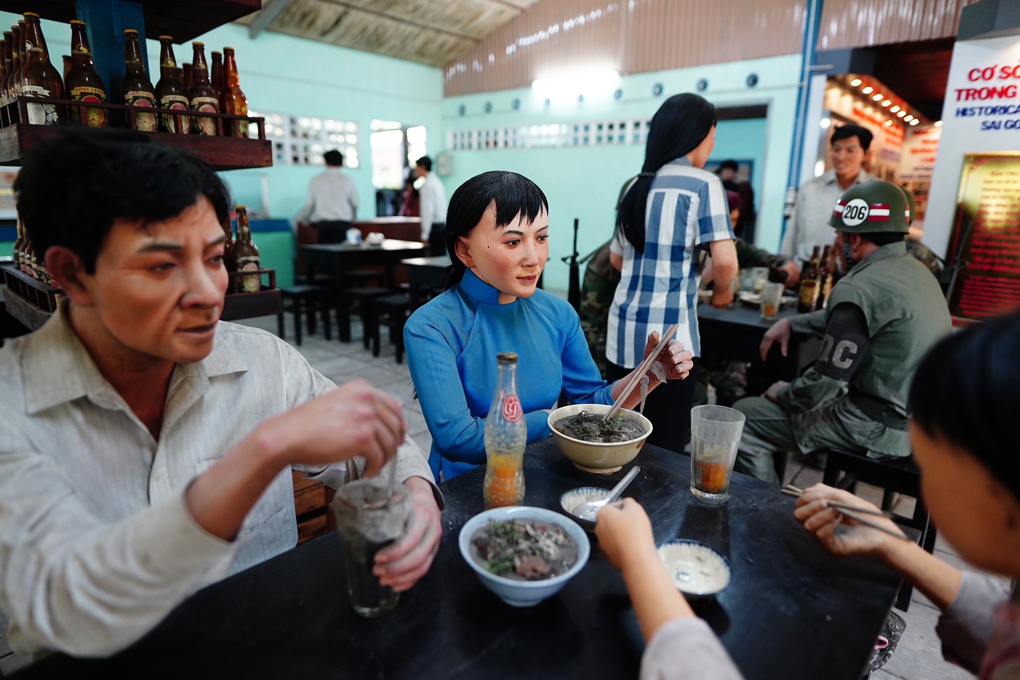 Nhân chứng sống kể cách hoạt động của biệt động Sài Gòn ngay trước mắt địch - 16 Nhân chứng sống kể cách hoạt động của biệt động Sài Gòn ngay trước mắt địch - 16