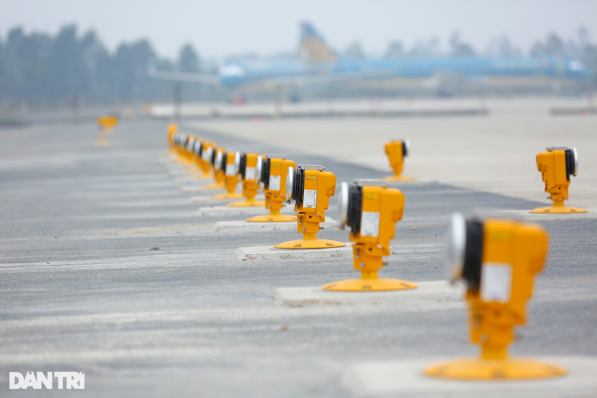 Đường băng 1A sân bay Nội Bài gấp rút hoàn thiện sửa chữa trước Tết Âm lịch - 5 Đường băng 1A sân bay Nội Bài gấp rút hoàn thiện sửa chữa trước Tết Âm lịch - 5