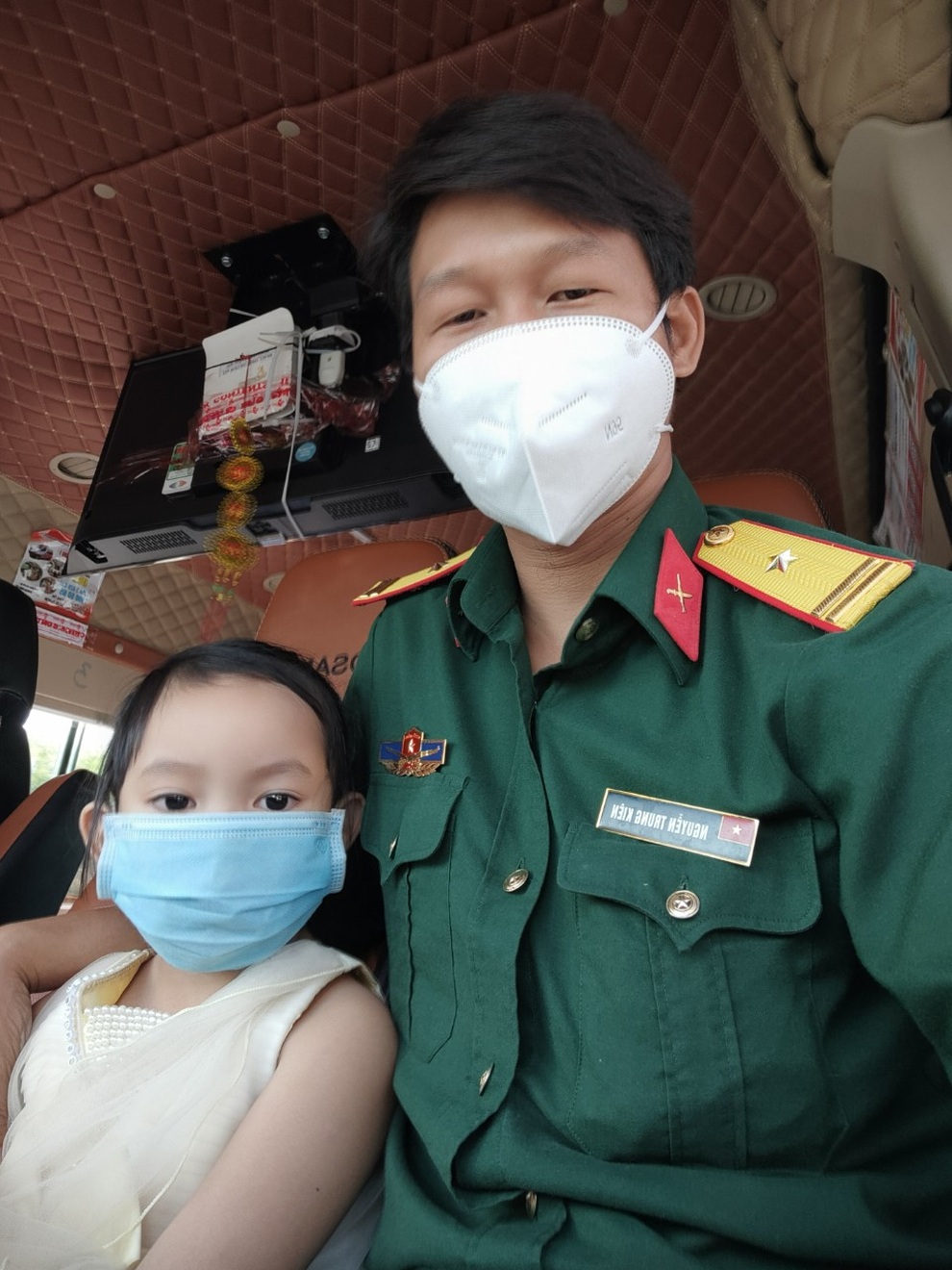 Xây trường cho trẻ mồ côi: Trẻ học cùng 100 bạn cũng mồ côi như mình? - 4 Xây trường cho trẻ mồ côi: Trẻ học cùng 100 bạn cũng mồ côi như mình? - 4