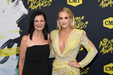 Carrie Underwood khoe thân hình săn chắc và quyến rũ