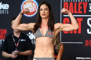 Brooke Mayo: Nữ võ sĩ đầy xinh đẹp và gợi cảm của làng MMA