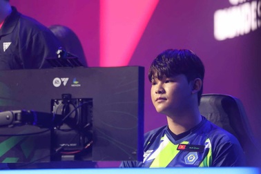 Tuyển thủ thể thao điện tử bất ngờ rẽ ngang sự nghiệp