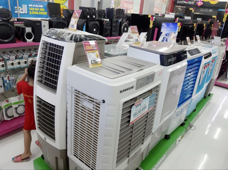 Cẩn trọng “tiền mất tật mang” vì tính năng làm lạnh của quạt điều hòa - 2 Cẩn trọng “tiền mất tật mang” vì tính năng làm lạnh của quạt điều hòa - 2