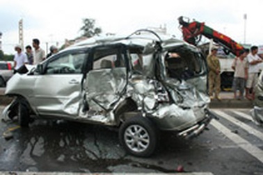 10 ô tô đâm nhau dây chuyền trên Quốc lộ 1A