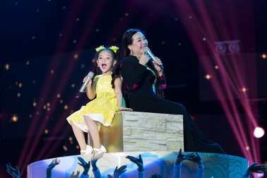 NSND Thu Hiền, NSND Thanh Hoa song ca cùng những giọng ca nhí