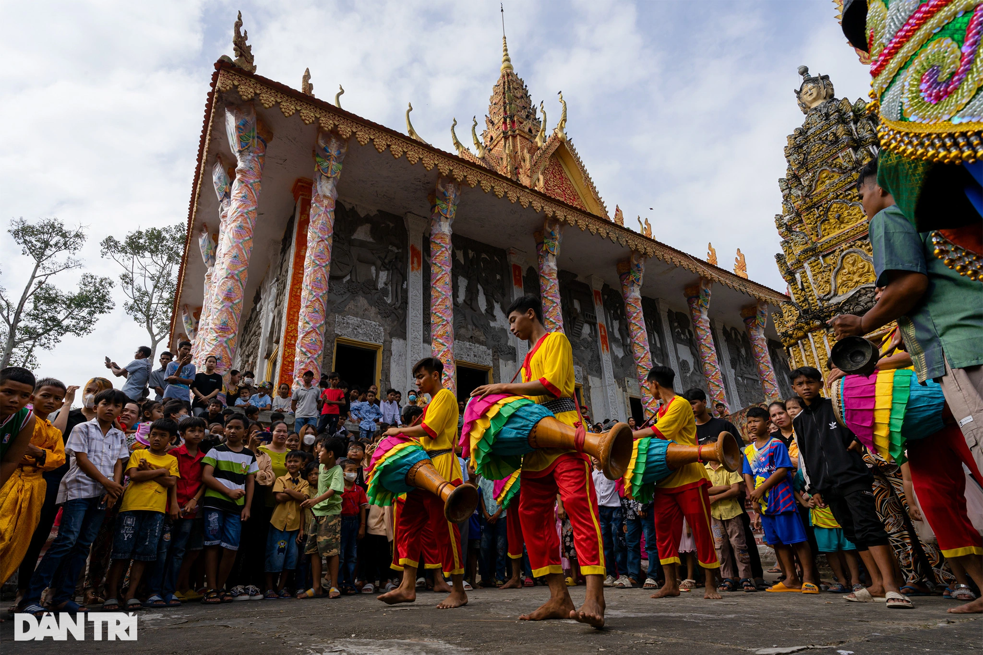 Rộn ràng Lễ dâng y Kathina của bà con dân tộc Khmer Nam bộ - 12 Rộn ràng Lễ dâng y Kathina của bà con dân tộc Khmer Nam bộ - 12