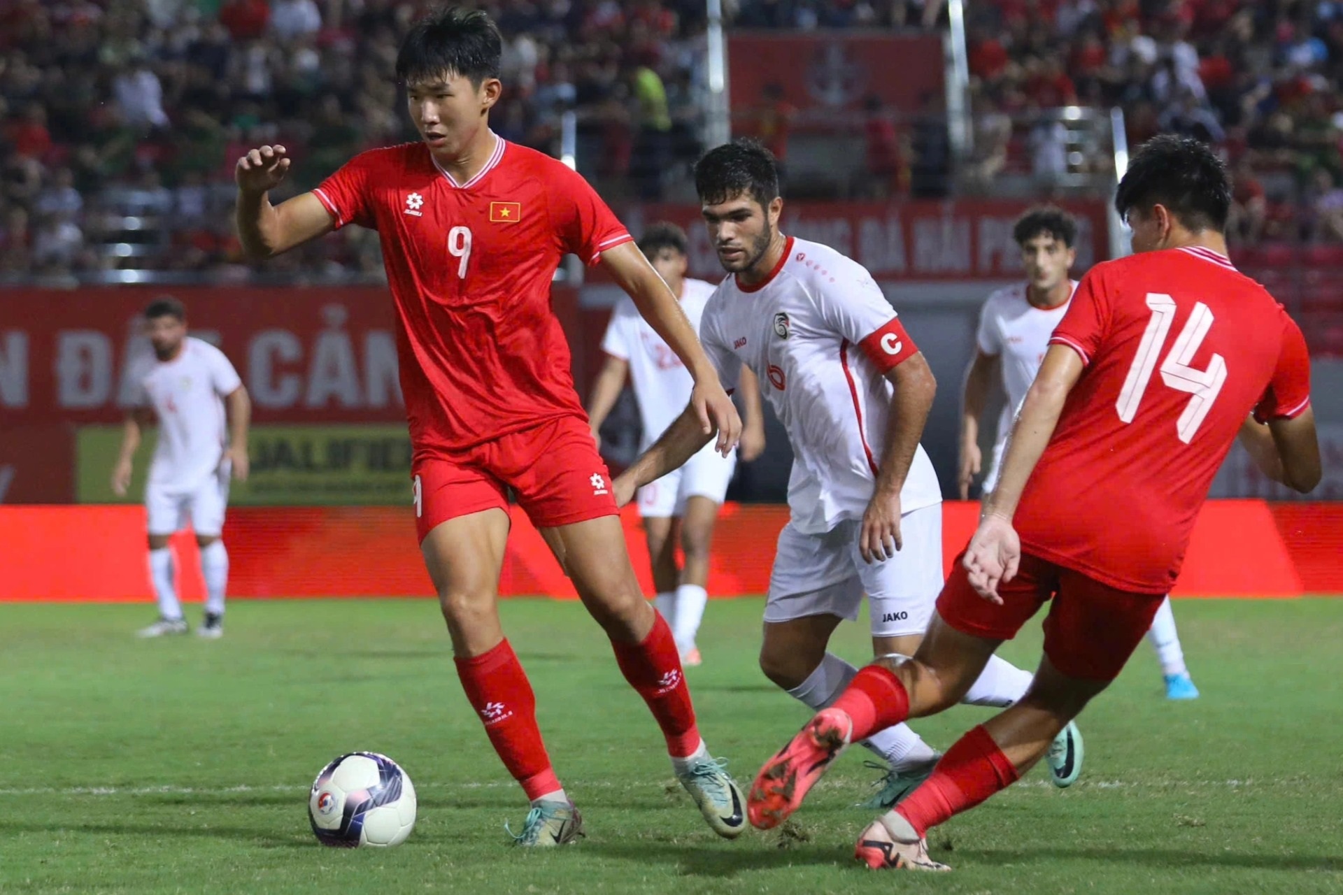 Chuyên gia: "Lứa U20 hiện tại không có cầu thủ cỡ Công Phượng, Quang Hải"