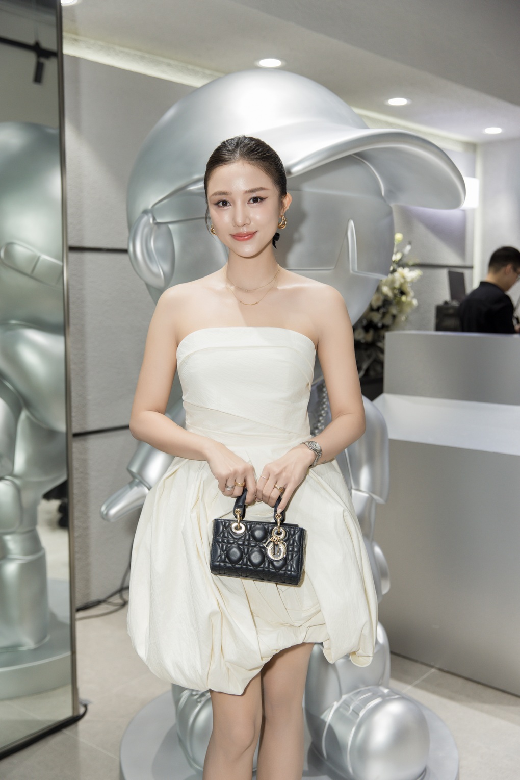 Diễn viên Lan Phương khoe dáng thon gọn sau khi sinh con thứ 2 - 4 Diễn viên Lan Phương khoe dáng thon gọn sau khi sinh con thứ 2 - 4
