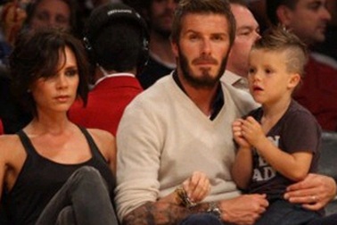 Vic buồn chán khi đi xem bóng rổ