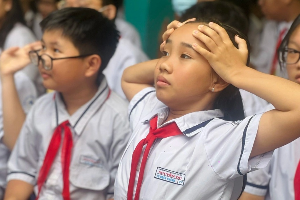 Dạy 2 buổi, học sinh TPHCM học nhiều nhất bao nhiêu tiết mỗi ngày? - 1 Dạy 2 buổi, học sinh TPHCM học nhiều nhất bao nhiêu tiết mỗi ngày? - 1