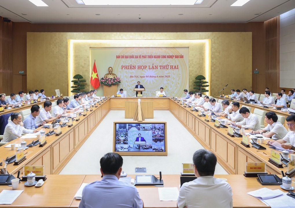 Thủ tướng: “Chậm nhất 2027 phải thiết kế, chế tạo được chip bán dẫn - 2 Thủ tướng: “Chậm nhất 2027 phải thiết kế, chế tạo được chip bán dẫn - 2