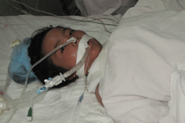 Sản phụ 14 tuổi nguy kịch trên giường bệnh