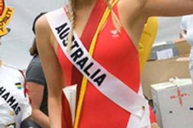 Hậu trường phần thi trang phục dân tộc