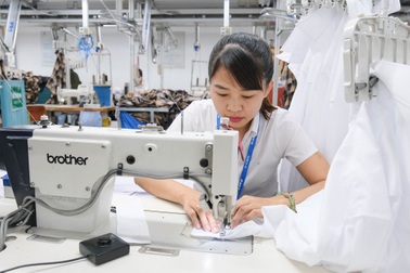 Đi nước ngoài 2 tháng thì có được nhận trợ cấp thất nghiệp không?