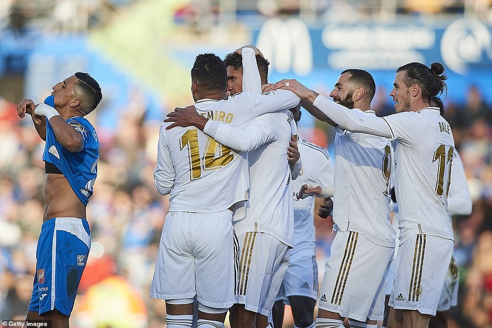 Thắng đậm trận derby, Real Madrid áp sát Barcelona - 14 Thắng đậm trận derby, Real Madrid áp sát Barcelona - 14