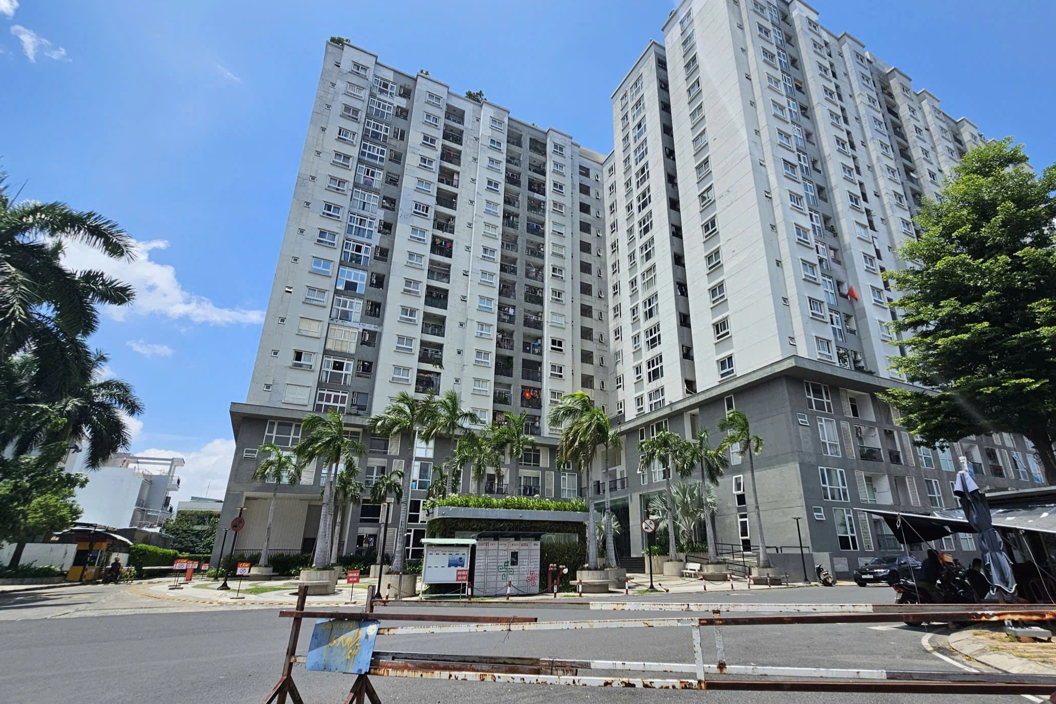 Cư dân phản ánh chung cư ở TPHCM không nhận giữ ô tô điện - 1 Cư dân phản ánh chung cư ở TPHCM không nhận giữ ô tô điện - 1