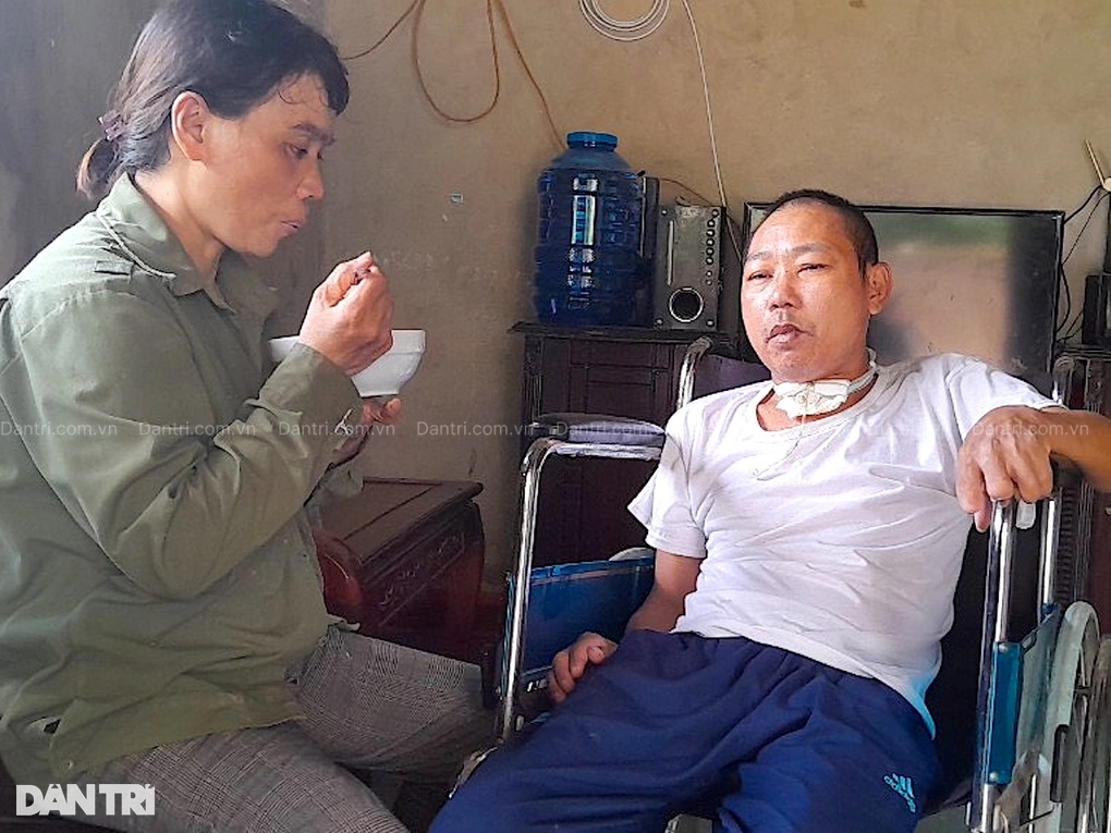 Hoàn cảnh bi đát của gia đình nghèo có 2 người cùng mắc bệnh hiểm - 3 Hoàn cảnh bi đát của gia đình nghèo có 2 người cùng mắc bệnh hiểm - 3