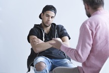 5 cách đối phó khi con cái tuổi teen dậm chân, trừng mắt nói "ghét bố mẹ"