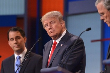 Tỷ phú Mỹ lấn át đối thủ tranh cử tổng thống trong cuộc đấu khẩu nảy lửa