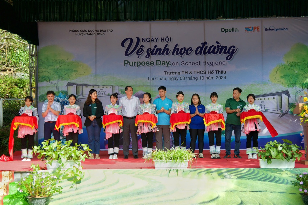 Long Châu và đối tác chung tay mang môi trường học sạch sẽ đến học sinh vùng cao - 1 Long Châu và đối tác chung tay mang môi trường học sạch sẽ đến học sinh vùng cao - 1