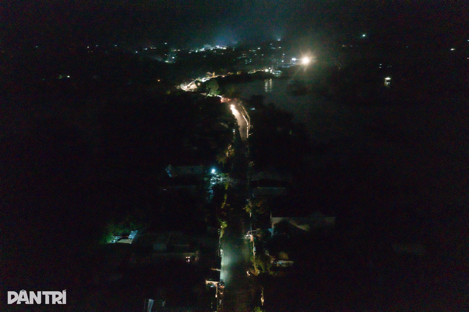 Những đêm không ngủ của người dân rốn lũ Hòa Thịnh - 5