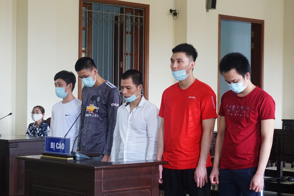 Băng trộm xe máy trả giá tiền đền bù với hội đồng xét xử - 1 Băng trộm xe máy trả giá tiền đền bù với hội đồng xét xử - 1