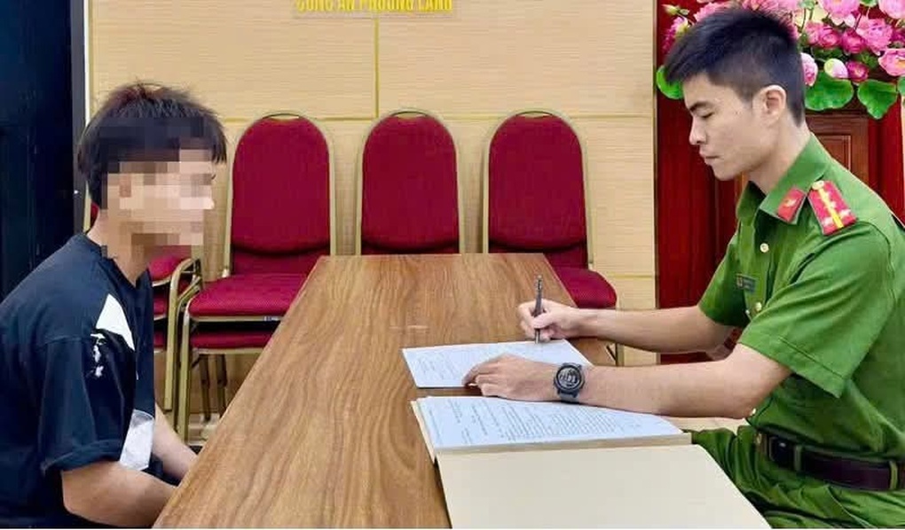 Hà Nội: Nửa đêm khủng bố tổng đài 113, 114 báo cháy giả - 1 Hà Nội: Nửa đêm khủng bố tổng đài 113, 114 báo cháy giả - 1