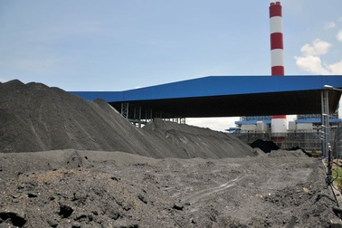 Xỉ tro nhiệt điện "đắt như tôm tươi" tại Nhật, Hàn, ở Việt Nam lại là rác thải