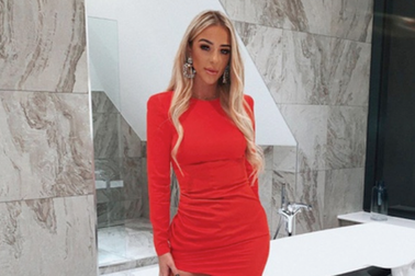 Chia tay bà xã, Riyad Mahrez có ngay bạn gái mới xinh đẹp