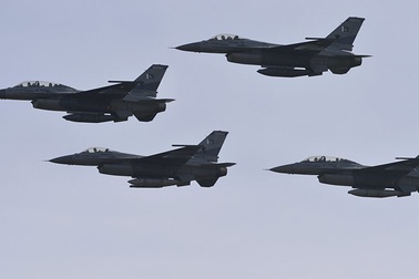 Pakistan bị nghi đưa toàn bộ phi đội F-16 đến biên giới với Ấn Độ giữa lúc căng thẳng