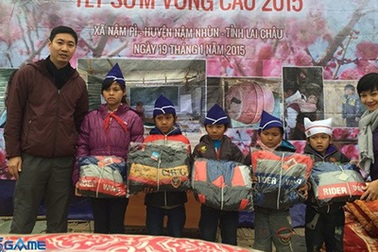Mang Tết sớm đến cho trẻ vùng cao