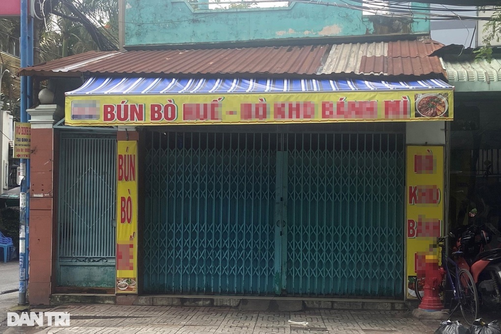 Xôn xao clip khách tố có dao lam trong bún bò ở TPHCM - 1 Xôn xao clip khách tố có dao lam trong bún bò ở TPHCM - 1