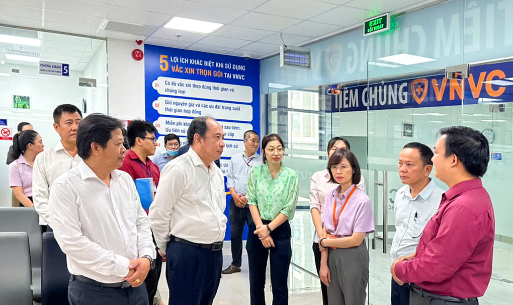 Hàng trăm trẻ TPHCM tiêm sởi miễn phí, an toàn tại VNVC ngày đầu tăng cường chiến dịch - 1 Hàng trăm trẻ TPHCM tiêm sởi miễn phí, an toàn tại VNVC ngày đầu tăng cường chiến dịch - 1