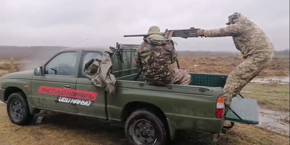 Biệt đội xe chiến đấu Ukraine đánh lừa các tay súng bắn tỉa Nga - 1 Biệt đội xe chiến đấu Ukraine đánh lừa các tay súng bắn tỉa Nga - 1