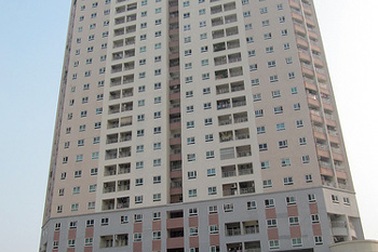 Hà Nội: Thang máy treo lơ lửng ở tòa nhà 34 tầng