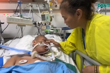 Hơn 326 triệu đồng tiếp sức người mẹ từng bất lực nhìn chồng con nguy kịch