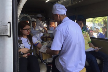 Trường ĐH ngừng quyết định SV khám sức khoẻ mới được xét tốt nghiệp