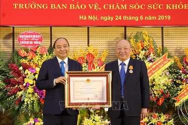 Thủ tướng dự lễ trao Huân chương Độc lập hạng Nhất cho Tiến sỹ, bác sỹ Nguyễn Quốc Triệu